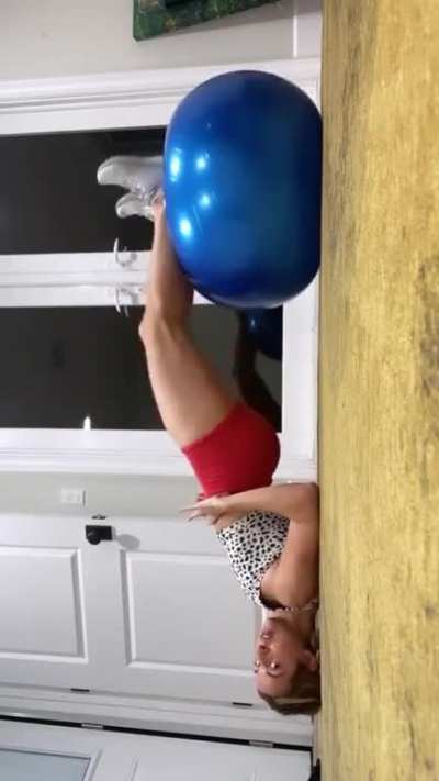 Thick Thighs & Sexy Sounds (Love those moans & grunts she makes)