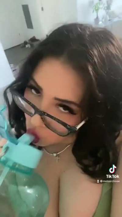 Nessa loves 🍆