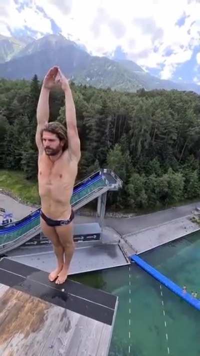 HMB while I dive with style.