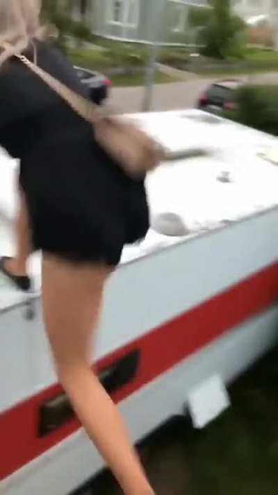 WCGW trying to jump from the house's roof to the caravan