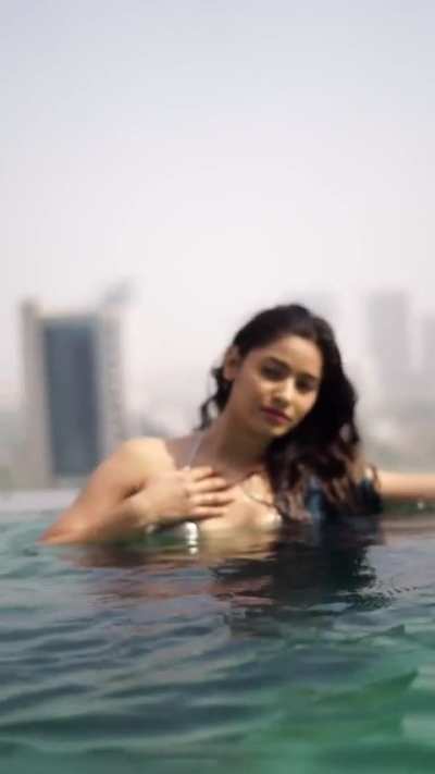 Ananya in wet saree