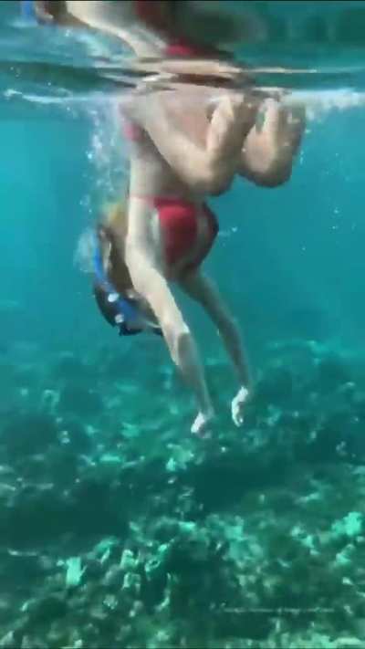 Sydney Sweeney swimming