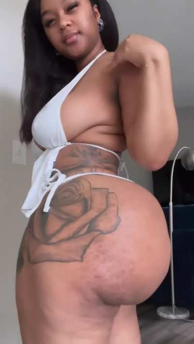 This is the reason I made this page. Cuz ass like this!!!