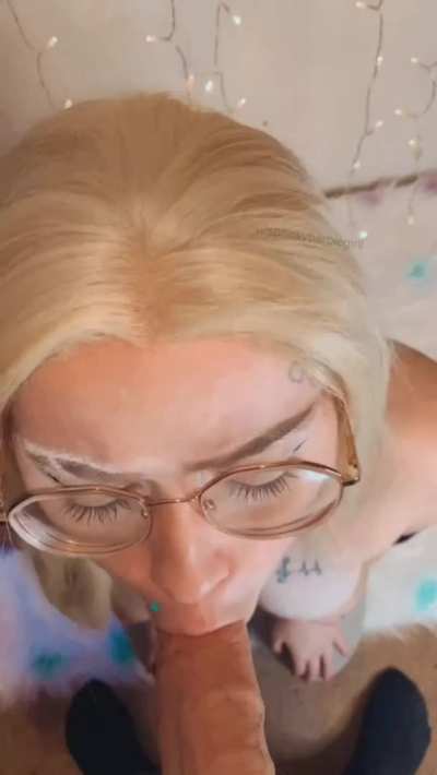 i sucked his cock because his gf wouldn&rsquo;t 🤪