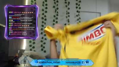 *suena el himno de la América* Automáticamente mi tío pedo: