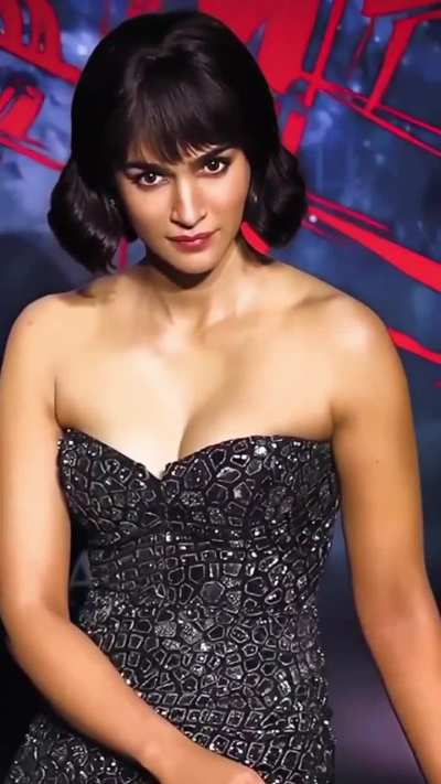 Kriti Sanon Hottie Naughty 🤩🔥