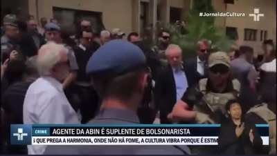 O mesmo agente da ABIN que estava com Bolsonaro no dia da facada também estava com Tarcísio em Paraisópolis.