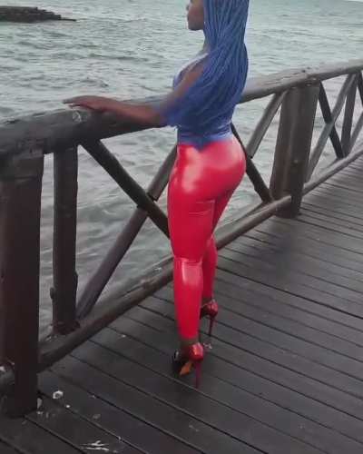 Ebony in latex