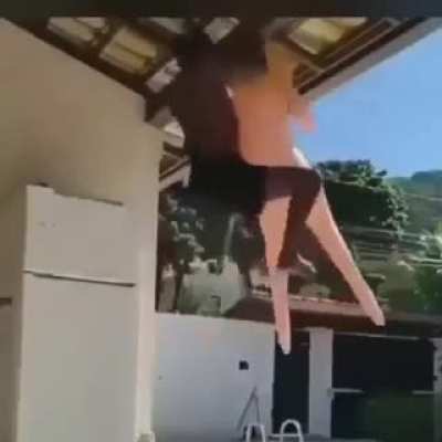 😔👊