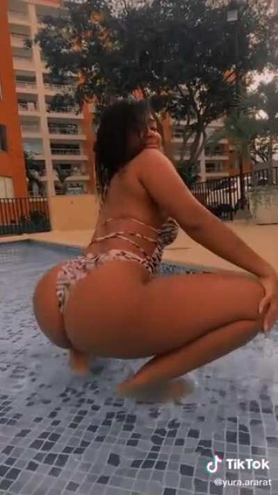 Like this twerk ? 🍑