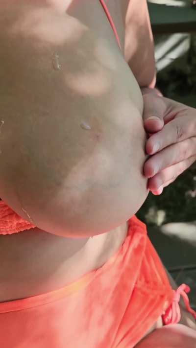 A stranger just treat me with fresh warm loads&hellip; makes my vacation complete