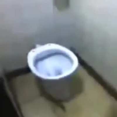 Ba&ntilde;o latinoamericano 😢😢😢