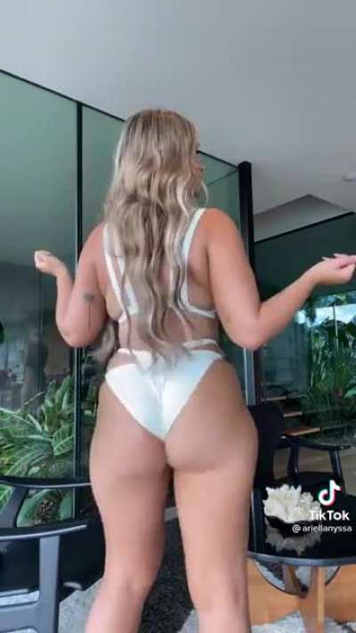 Ariella nyssa
