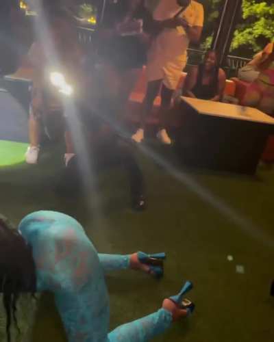 Joseline Hern&aacute;ndez: Twerking (9/4)