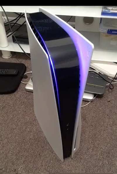 So in love with my PS5&rsquo;s light when I power it on