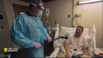 Guy in hospital recovering from Covid says he still wouldn&rsquo;t have gotten the vaccine because the government can&rsquo;t tell him what to do