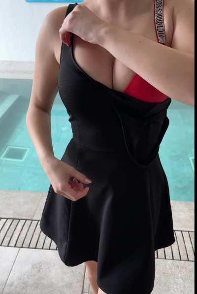 I&acirc;m 19y petite and want to show you what&acirc;s under my cute little dress &eth;&curren;