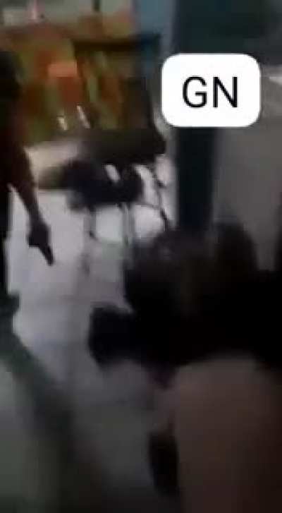 Sicarios killing civilians in a shopping center in Veracruz