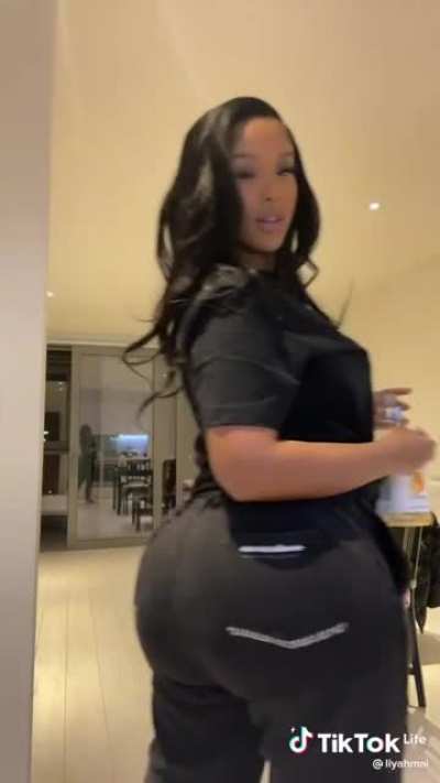 When she can't even hide it in SWEATPANTS