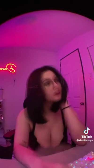 😻