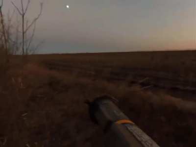 Another video by the Ukrainian warrior who, from a trench, repelled the Russians attack