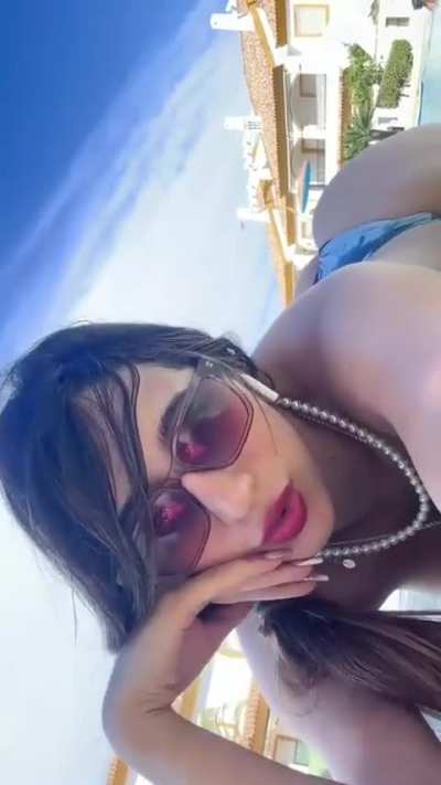 Quite&ntilde;a en espa&ntilde;a, tenia 2 cuentas de tik toks una donde estaban sus conocidos se hacia la santa y otro donde ese&ntilde;aba en qlote 😋🥵 luego descubrieron su segundo canal y los elimin&oacute; (videos rescatados de su cuenta secundaria)