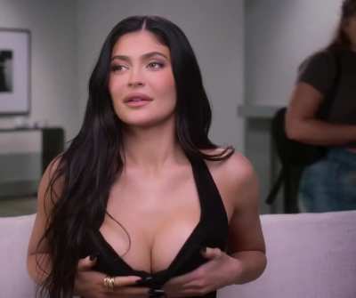 Kylie for &lsquo;The Kardashians&rsquo; - Season 3, Episode 1