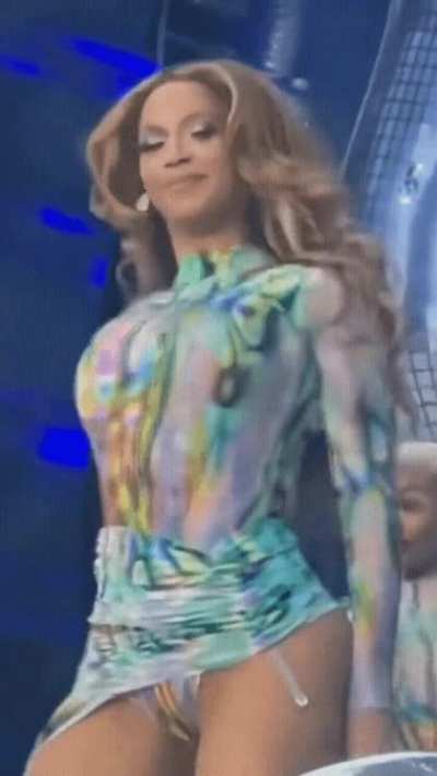 Beyonce moves very well 🍒