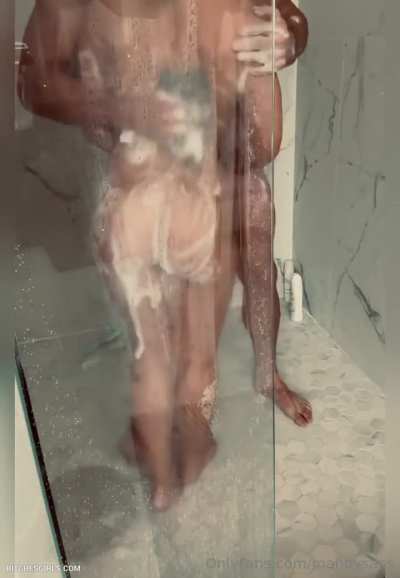 Mandy sacs bathing