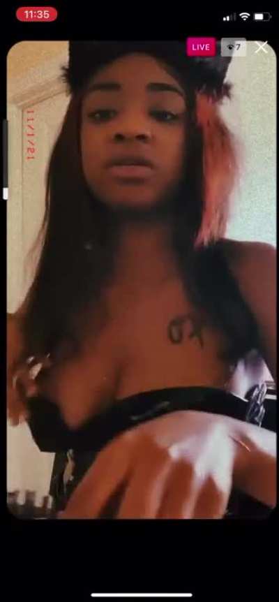 Fab.nay nipple slips out live &eth;&sup3;
