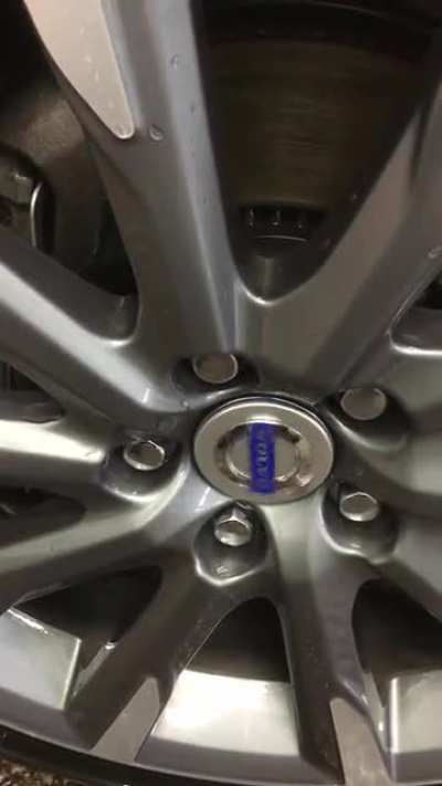 I wash cars at a dealership and r/justrolledintotheshop said y&rsquo;all would dig this