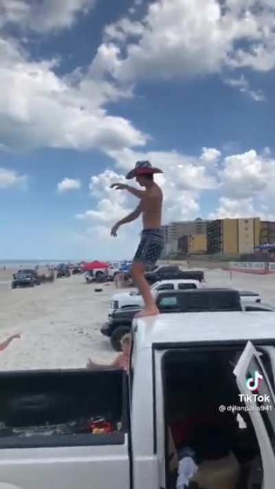 Karen is not vibing on the beach today
