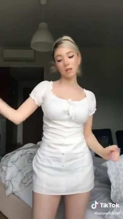 Snowmaid hi&ccedil;bir yerde olmayan dansı sizlerle...