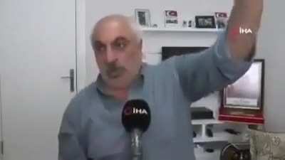 Gara'da tutsak tutulan askerimizin babası. Yorum Yok.