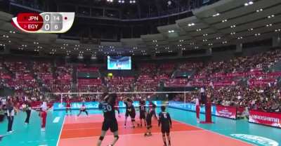 Brilliant camera angle highlights the "drift" that a float serve creates
