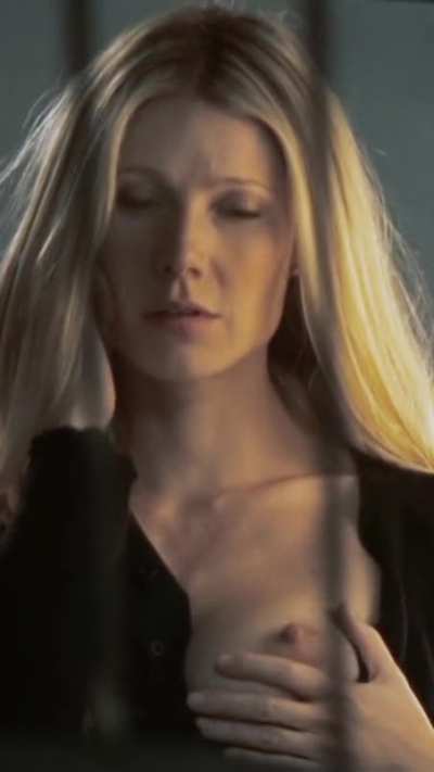 Gwyneth Paltrow showing her nipple