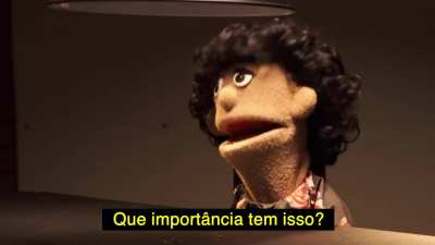 n&atilde;o achei com legenda no YouTube, ent&atilde;o eu legendei a&iacute; (nome do canal &eacute; Awkward Puppets)