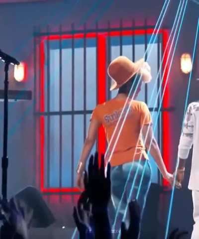 Erykah Badu (2013 BET Awards)