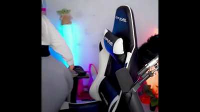 BunnyGirl - Bunnymon Big Ass - TwitchClip-160 🍑