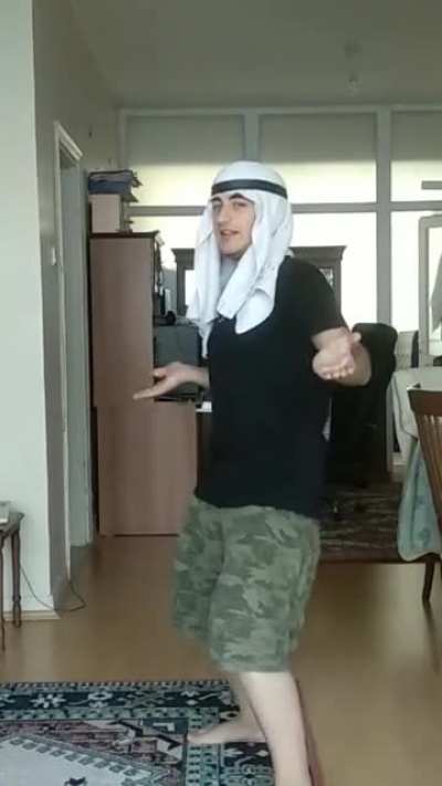 Sınavsız tıp okumak i&ccedil;in katarlı taklidi yapıyorum.
