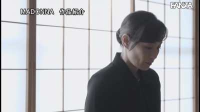 "You should forget that I just married your Dad and "ComeFuckMeNow!" ... Rieko Hiraoka in ROE-089