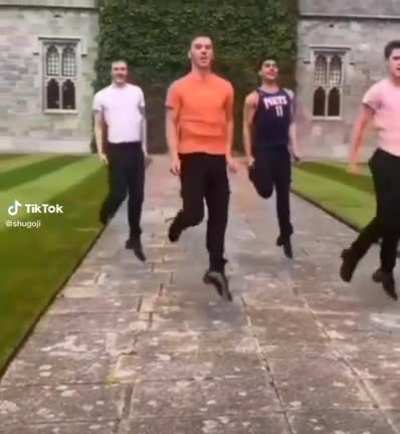 🕺