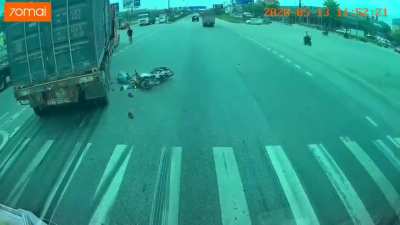WCGW if I just casually cross the road without clear vision of surrounding traffic