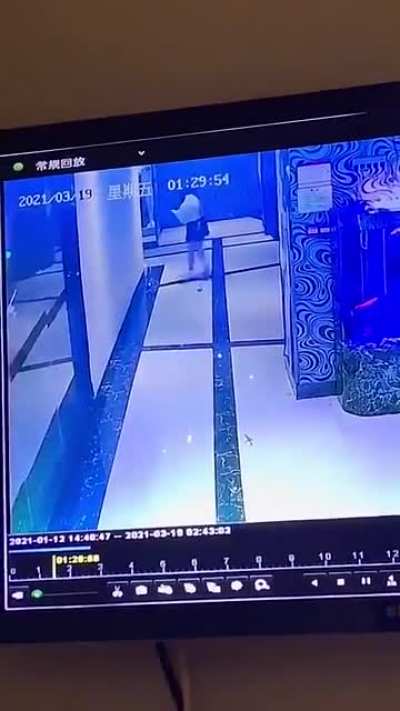 老头：简单放个地雷