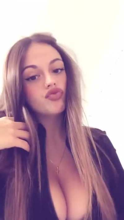 martagiimenez su tiktok, guardate che tettone