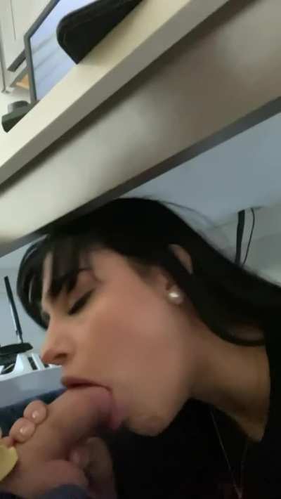 sucking him while he games