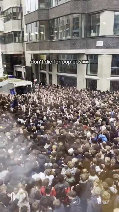 There was chaos in London yesterday due to a pop-up clothing store for the brand.
