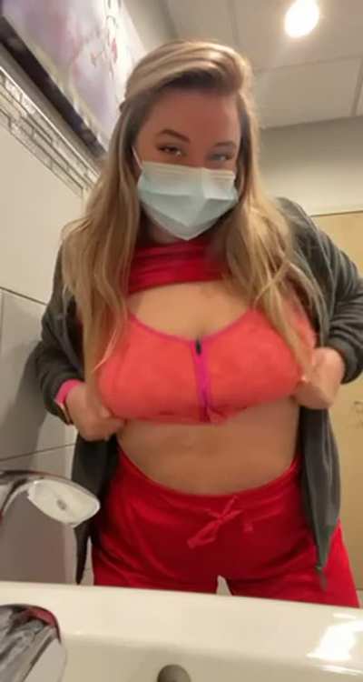 Enjoy this nurse Titty Drop @ work ❤️&zwj;🩹