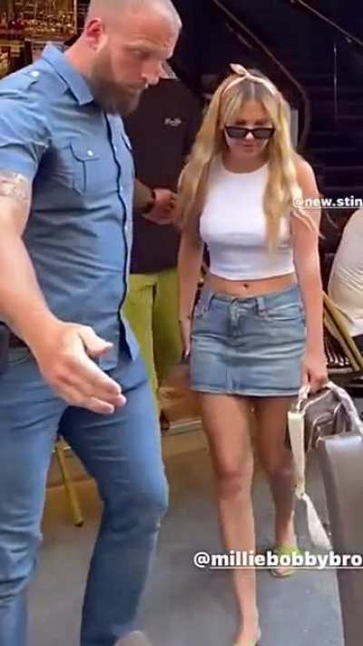 No bra 🤤