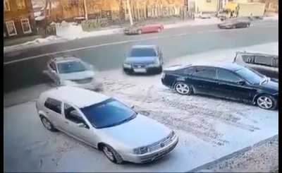 Прекрасное происшествие. Как считаете кого признают виновником?